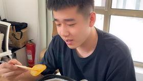 吃瓜猛男秀,揭秘娱乐圈幕后风云