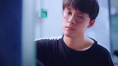 老师吃瓜博主,揭秘老师与吃瓜博主的趣味互动